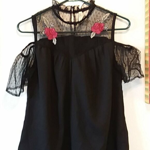 LIVE 4 TRUTH Tulle cold shoulder top - Picture 2 of 6